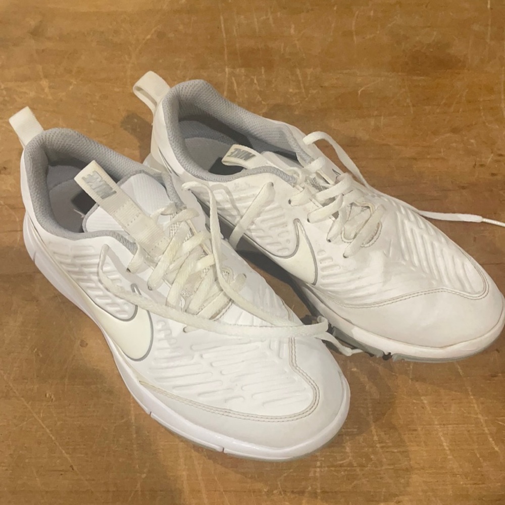 Nike Golf Shoes size 8 look new but have been used